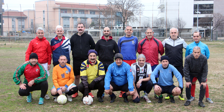 40 yıldır her pazar bir araya gelip futbol oynuyorlar