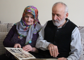 55 yıllık eşine binden fazla şiir yazdı