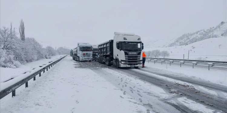 6 ilde bazı yollar ağır taşıt trafiğine kapatıldı