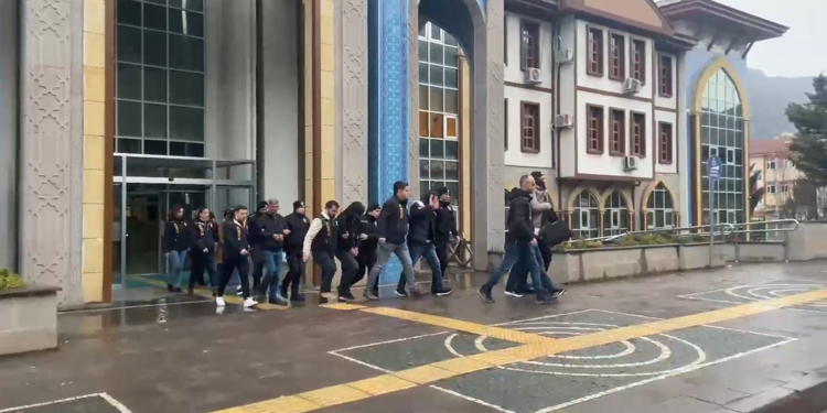 81 ilde 16 bin kişiyi dolandıran şebeke çökertildi