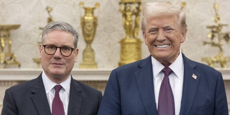 Donald Trump Keir Starmer ile bir araya geldi