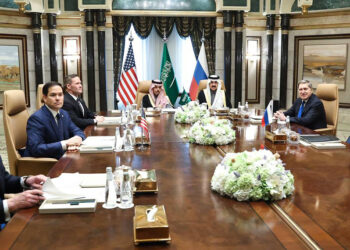 ABD ve Rus heyetlerinin Riyad'daki görüşmesi başladı