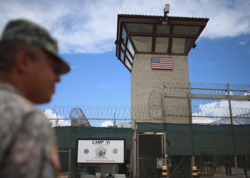ABD düzensiz göçmenleri Guantanamo Körfezi'ne göndermeye başladı