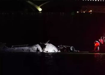 ABD'de uçakla çarpışan helikopterin karakutusu bulundu