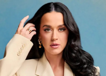 ABD'li şarkıcı Katy Perry uzay yolculuğu yapacak