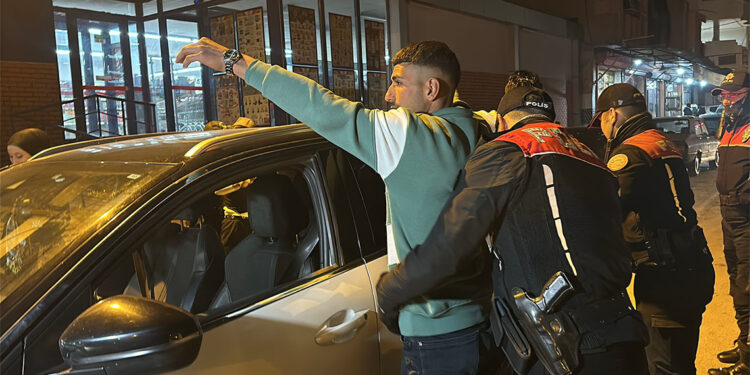 Adana'da 1540 polisle huzur ve güven uygulaması