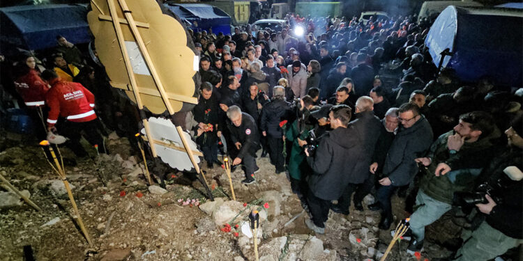 96 kişiye mezar olan Alpargün Apartmanı'nda anma