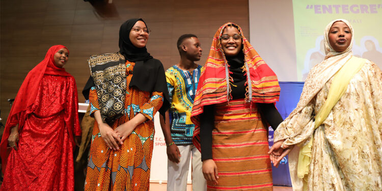 Yabancı uyruklu öğrenciler festival havasında