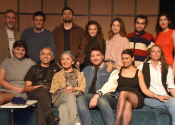 Alzheimer hastalığı İzmir'de tiyatro sahnesine taşındı