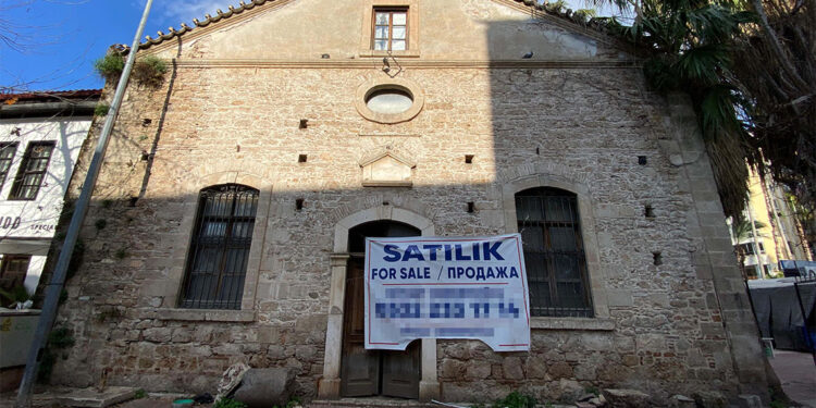 Gavur Hamamı satılığa çıkarıldı