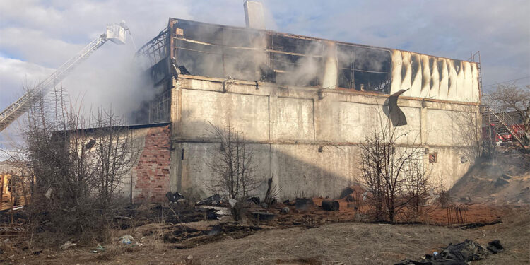 Ankara'da ahşap atölyesinde çıkan yangın söndürüldü