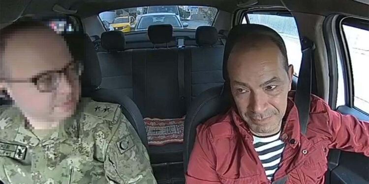 Askeri üniformayla dolandırıcılıktan yargılanan sanığa tahliye