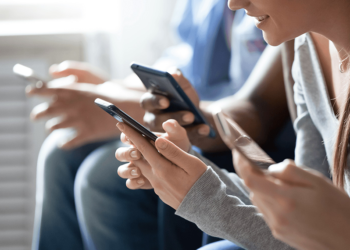 Akıllı telefonlara günde en az 110 defa bakılıyor