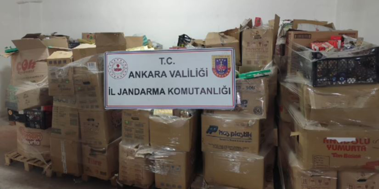 Ankara'da 17 ton tarihi geçmiş çikolata ele geçirildi
