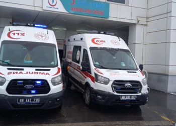 Anne ve 4 çocuğu sobadan sızan gazdan zehirlendi