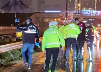 Ataşehir'de 6 aracın karıştığı zincirleme kaza:1 ölü, 2 yaralı