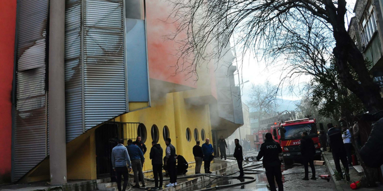 Ayakkabıcılar sitesinde yangın