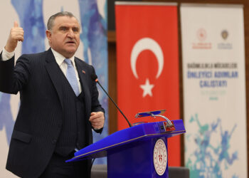 Bağımlılıkla mücadelede en önemli husus ailedir