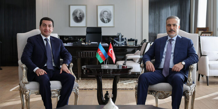 Hakan Fidan Azerbaycan Cumhurbaşkanı Yardımcısı ile bir araya geldi