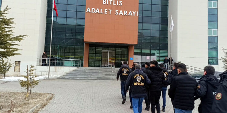 Bitlis'te ucuz ev eşyası dolandırıcılığı; 5 tutuklama