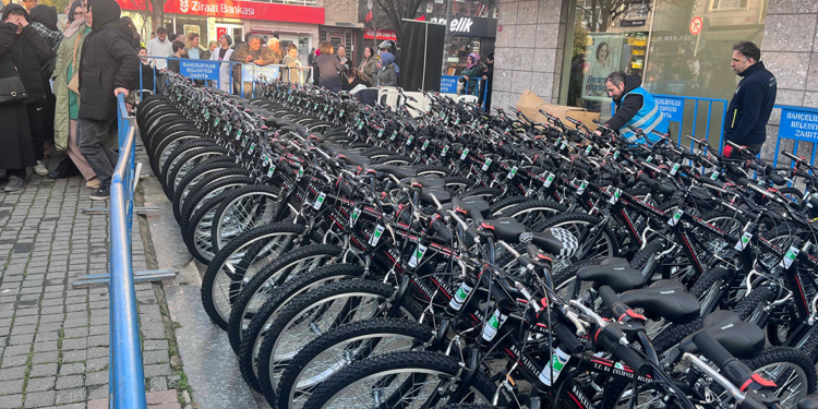 Bahçelievler Belediyesi, çekilişle 100 adet bisiklet dağıttı