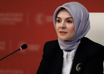 Bakan Göktaş, Gümüşhaneli üçüzlerin doğum günlerini kutladı