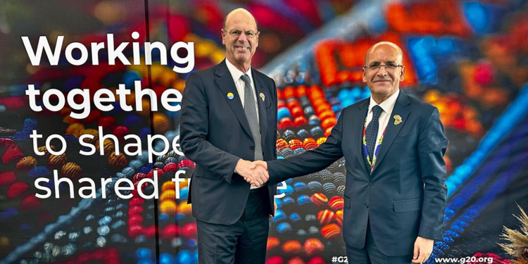 Bakan Şimşek, Fransa Maliye Bakanı Lombard ile görüştü