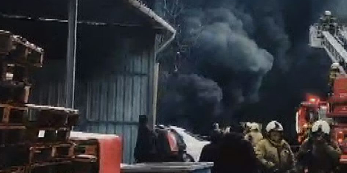 Başakşehir'de fabrikada yangın