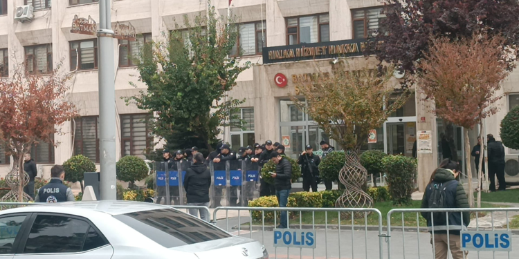 Batman Belediyesi'nde 112 kişinin sözleşmesi feshedildi