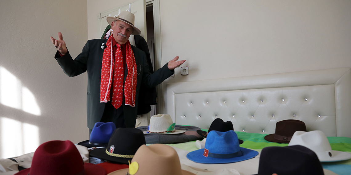 'Bay Foter’in tarzı renkli, sözü özlü