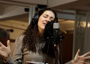 Bergüzar Korel, Annem Ankara'da şarkı söyledi