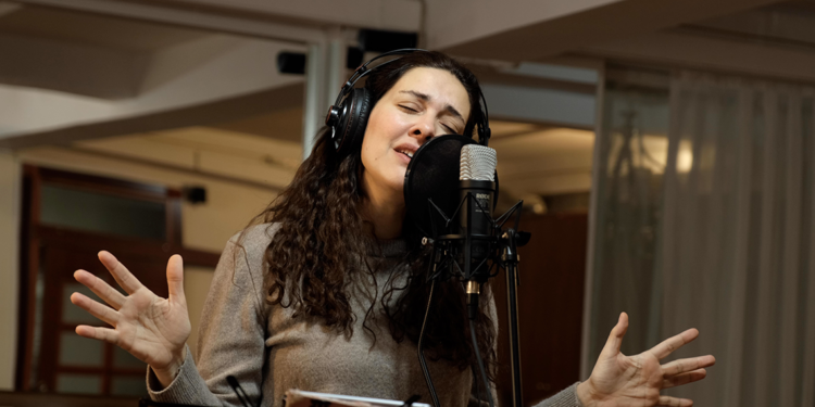 Bergüzar Korel, Annem Ankara'da şarkı söyledi