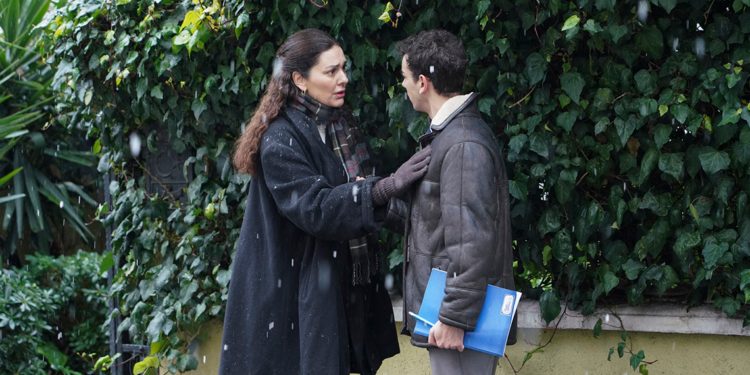 Bergüzar Korel'den itiraf: Tokat yerine kafa attım