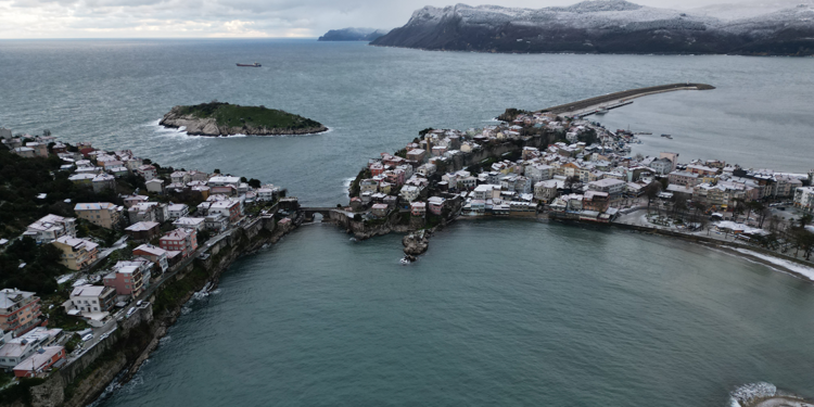 Beyaza bürünen Amasra havadan görüntülendi
