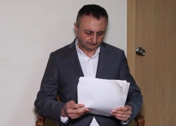 Bilim ödüllü profesörü 1 milyon lira dolandırdılar