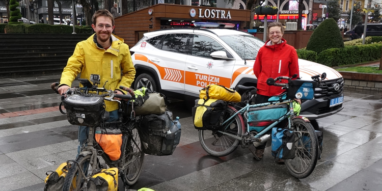 Bisikletleriyle dünya turuna çıkan Fransız çift, Trabzon'a ulaştı