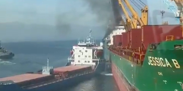 Bursa'da yük gemisi, kargo gemisine çarptı