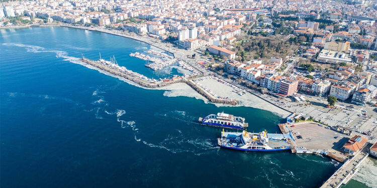 Çanakkale Boğazı'ndaki müsilaj havadan görüntülendi
