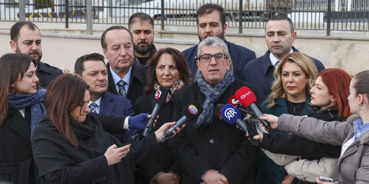 Cumhuriyet başsavcısı yargı görevi yapmaz