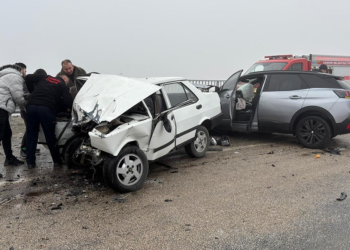 Çankırı'da otomobiller çarpıştı; 1 ölü, 2 yaralı