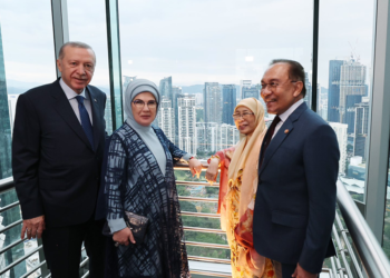 Cumhurbaşkanı Erdoğan, Petronas İkiz Kuleleri'ni ziyaret etti