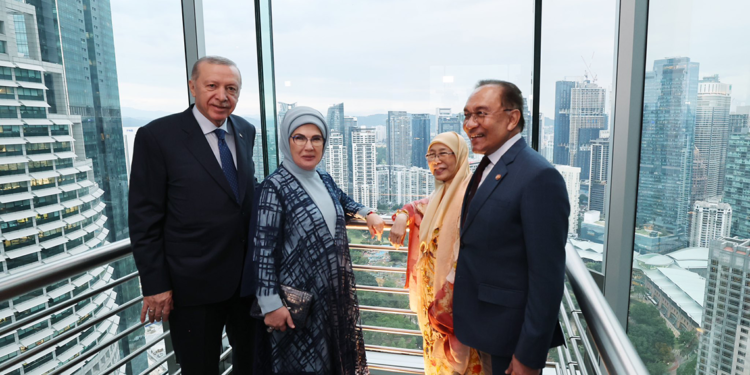 Cumhurbaşkanı Erdoğan, Petronas İkiz Kuleleri'ni ziyaret etti