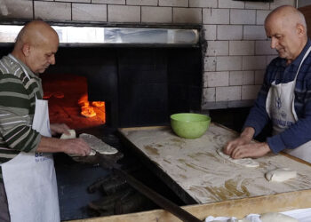 Baba mesleği fırıncılığı 3 nesildir sürdürüyor