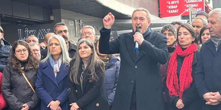 Kürt halkı kendi iradesini seçsin, kendi iradesiyle yönetilsin