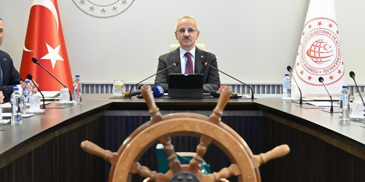 Denizcilik sektörüne 7,1 milyon ton ÖTV'siz akaryakıt teslim edildi