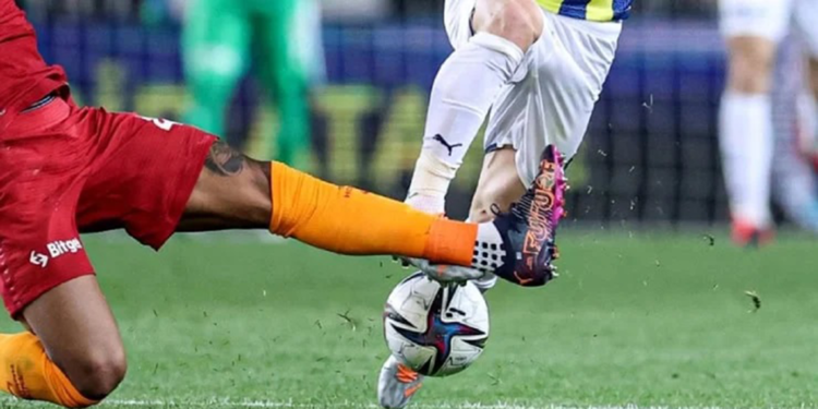 Derbide ilk 11'ler belli oldu