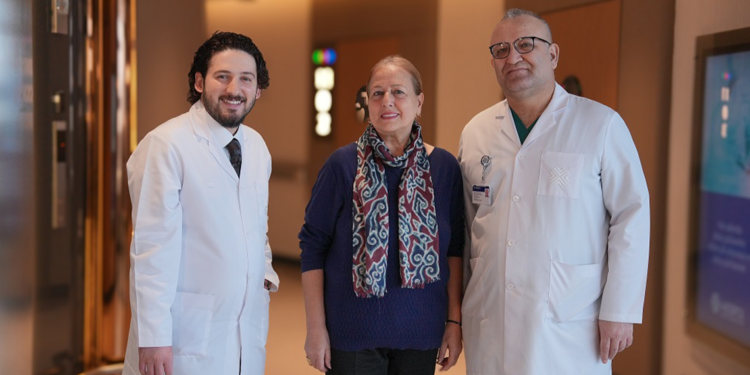 Diz ve kalça ağrısıyla gitti, bağırsak kanserinden kurtuldu