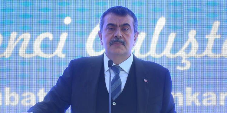 Dünyaya yön verebilecek bir kuşak yetiştirelim istiyoruz