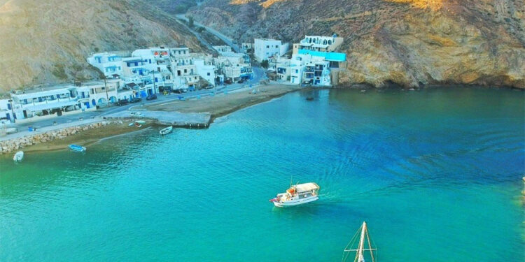 4 adadaki okullarda eğitime bir hafta daha ara verildi