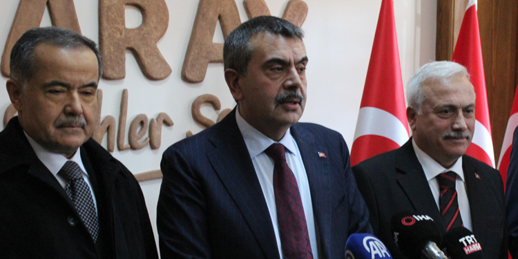 Eğitimde sürekli kendimizi geliştirmek durumundayız